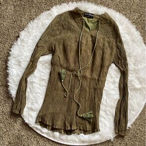 Scarlet Darkness Top Stretchy Wrinkly Crinkle Embroidered Lined Small